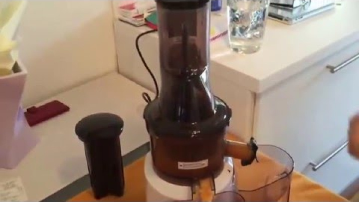 Шнековий соковитискач Vema ET 2102