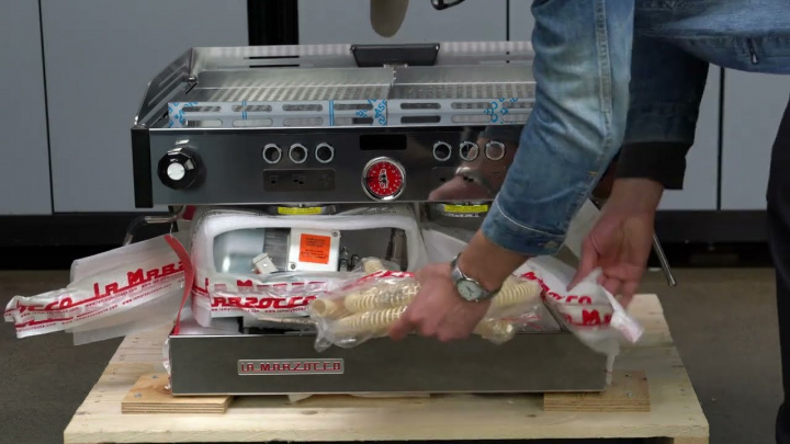 Unboxing @lamarzocco Linea PB with Scales! #espresso #lamarzocco