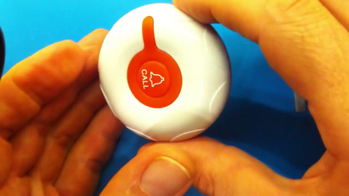 Как заменить батарейку в кнопке вызова персонала SMART YK-500-1N  работающей на частоте 433 92 МГц