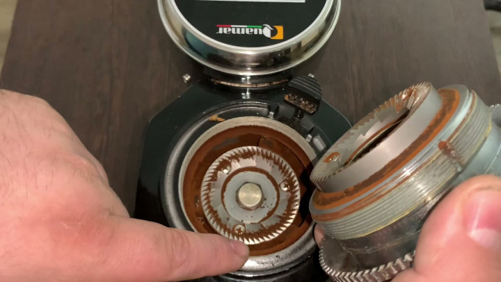 Mahlwerk reinigen - Quamar M80e/Q50e vgl. Mazzer Mini, Fiorenzato F64e, F4e Nano uvm.