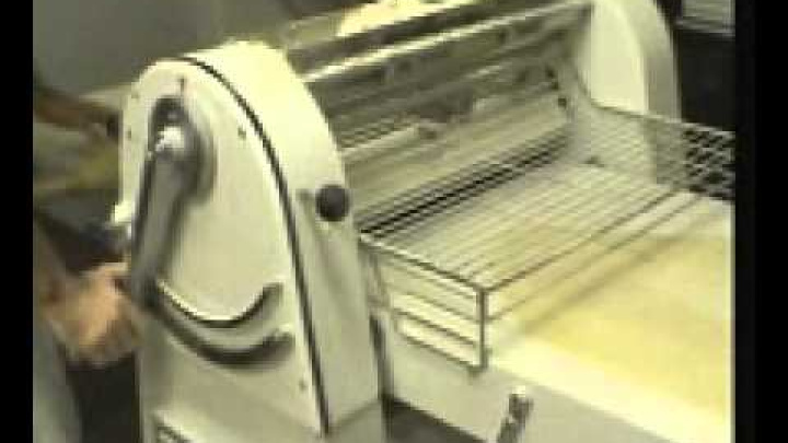 Тестораскаточная машина