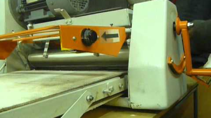 Тестораскаточная машина 