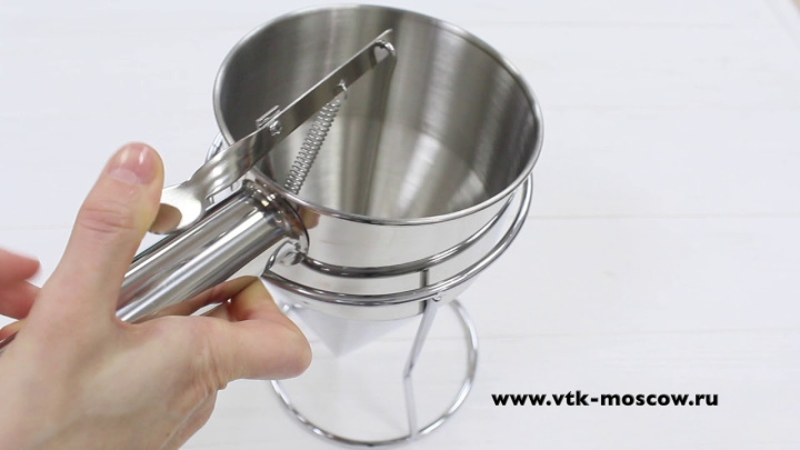 Воронка - дозатор d=0,8 см с подставкой