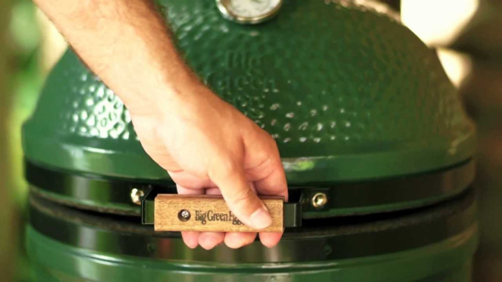 Big Green Egg SMALL with unlimited culinary possibilities!