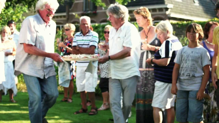 Big Green Egg EXTRA LARGE with unlimited culinary possibilities!