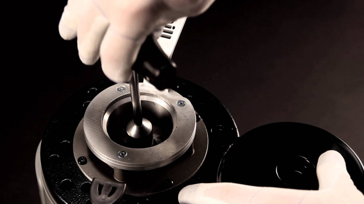 Changing burrs - Cunill coffee grinder CLASSIC Collection