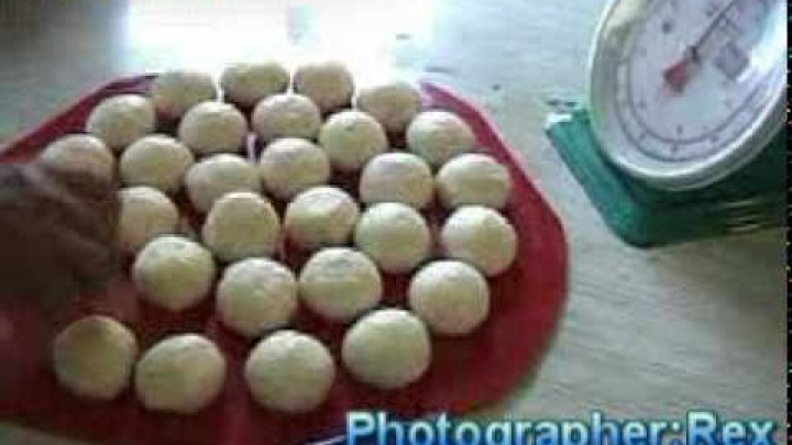 CM-30A Semi-Automatic Dough Divider & Rounder..mpg