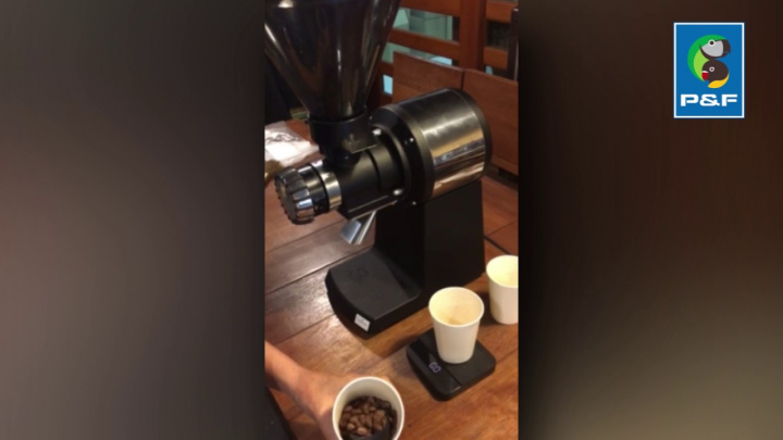 P&F Coffee, Thai Special Coffee Roaster , demonstrate Santos 01 Bar