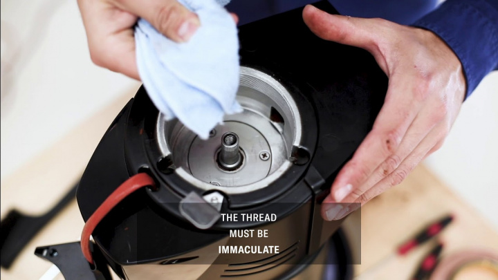 Cleaning A Fiorenzato F71EK Espresso Grinder