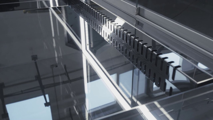 Встраиваемая горизонтальная кондитерская витрина Glassier58 от завода Финист