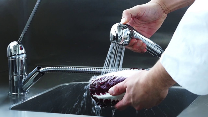 How to use a mixer with extractable shower - RUBINETTERIA MONOLITH SRL