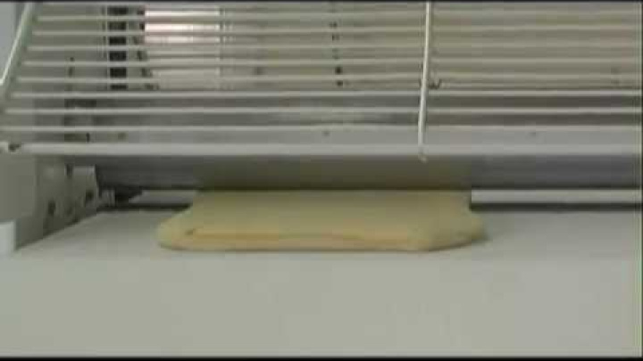 Тестораскаточная машина с автореверсом Ролл-авто.mp4